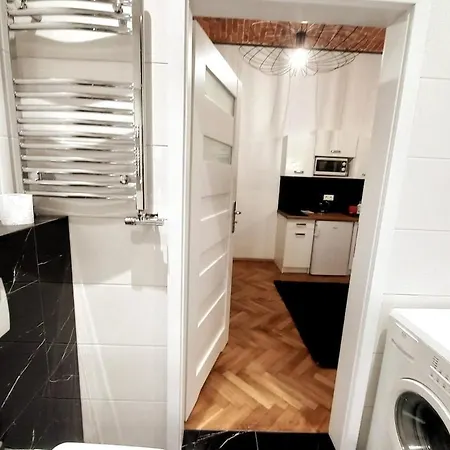 Old Town Lubicz Street L2a *